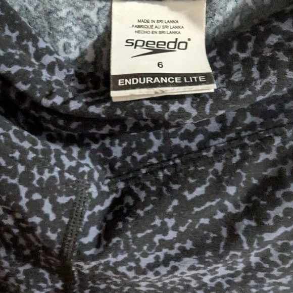 Speedo capris size 6 - Picture 3 of 3